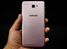 Choáng ngợp trước sắc hồng vàng tinh tế của Galaxy J7 Prime 