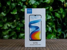 Trên tay Vivo V11i – Xanh tinh tú đầy mê hoặc