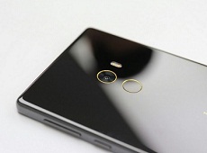Đánh giá Xiaomi Mi MIX: Cấu hình khủng, thiết kế của tương lai