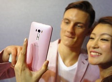 Đánh giá nhanh điện thoại camera 13Mp Zenfone Selfie