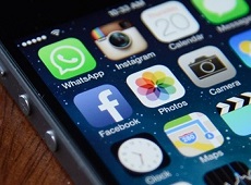 Người dùng iOS tố ứng dụng Facebook hao pin khi sử dụng