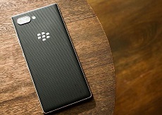 Bất ngờ lộ diện hình ảnh BlackBerry KEY2 Lite, ngoại hình y hệt 