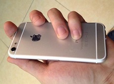 iPhone 6C lộ hình ảnh trên tay cực sắc nét