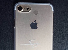 Hình ảnh rò rỉ mặt lưng iPhone 7 sở hữu camera lớn và không có jack 3.5mm