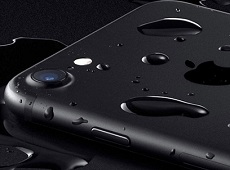 iPhone 7 chống nước nhưng cần lưu ý khi sử dụng