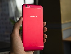 Mở hộp Oppo F3 Red: Biểu tượng của sự đam mê và nhiệt huyết