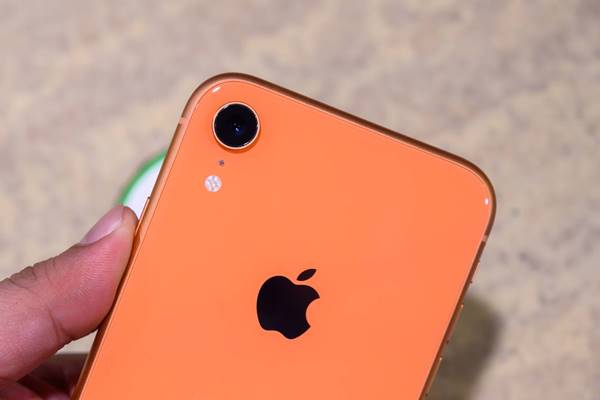 [Video] Trên tay nhanh iPhone XR Đỏ đầu tiên tại Việt Nam