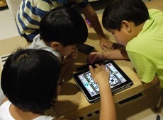 Trẻ em Châu Á nghiện smartphone hơn 20% so với trẻ em Mỹ?