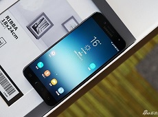 Samsung chính thức cho ra mắt Galaxy C8 – “bản sao” Galaxy J7+, giá mềm hơn