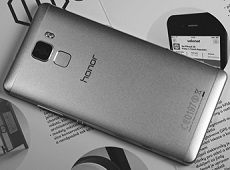 Huawei tiếp tục tung ra smartphone cấu hình cao