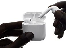 So sánh AirPod và Fast Pair: AirPod từ Apple dành lợi thế trong cuộc đấu với Google