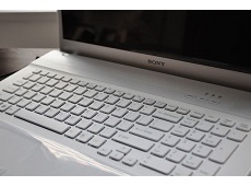 Hướng dẫn chi tiết cách thay bàn phím Laptop Sony Vaio