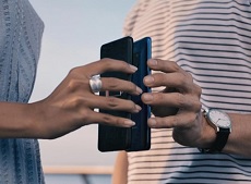 Rò rỉ tính năng PowerShare trên Galaxy S10: sạc không dây ngược cho các thiết bị khác