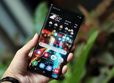 Trên tay Galaxy Note 10+ màu đen: Phiên bản màu “quốc dân” triệu người mê  