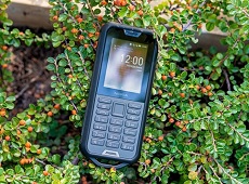 Trên tay Nokia 800 Tough: Mẫu điện thoại “nồi đồng cối đá” với thiết kế cổ điển