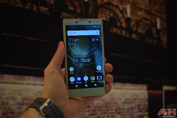 Trên tay Xperia L2 - smartphone giá rẻ mới được Sony ra mắt