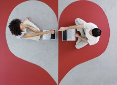 Các ứng dụng công nghệ đã giúp các cặp đôi yêu xa gần nhau hơn như thế nào?